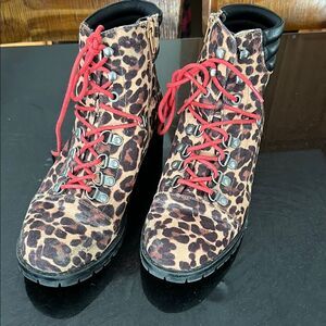Kohls really comfortable Leopard Print Boots with Red Laces